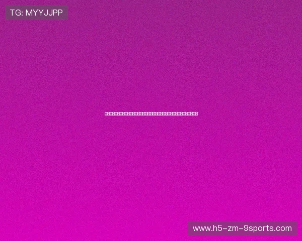 潮流体育新赛道：桨板瑜伽成为都市白领女性新宠，运动与静心在水面上完美结合。